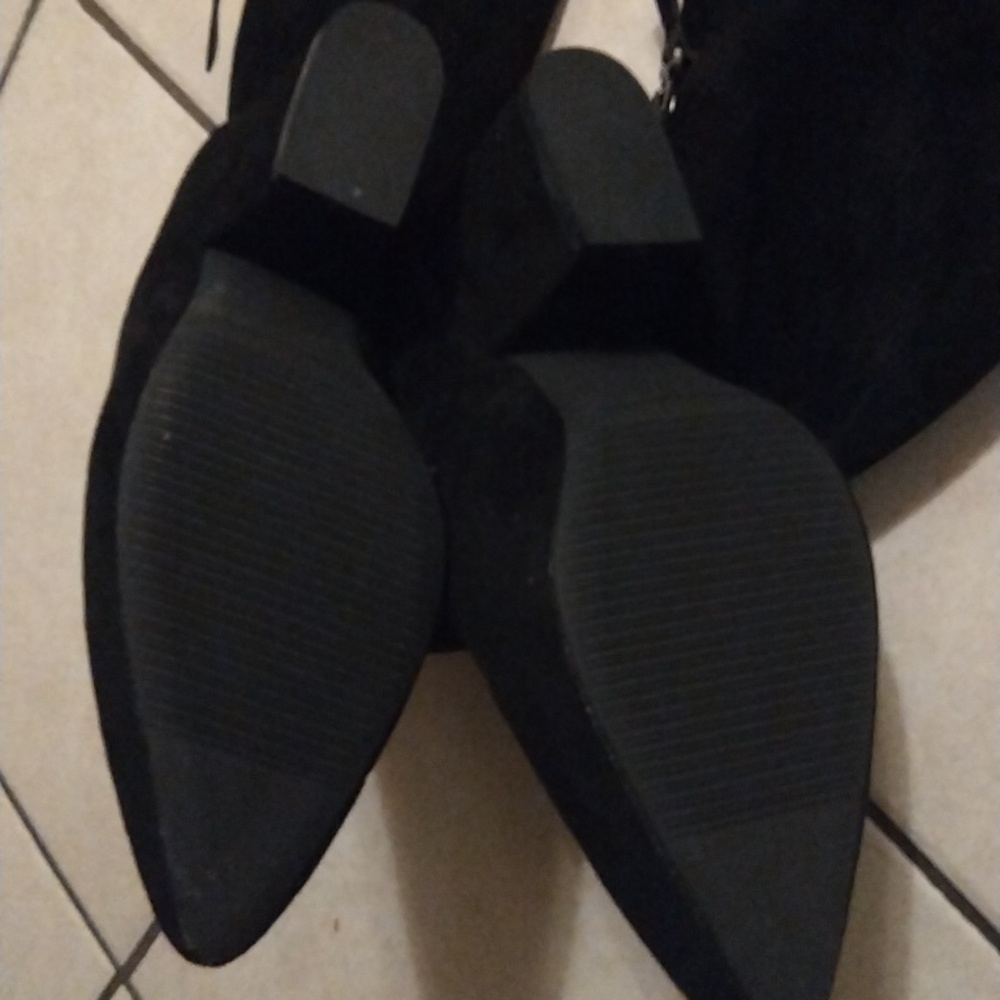 Boots - Picture 4 of 5